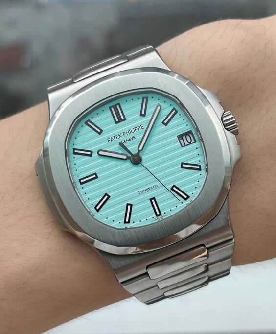 Montre Luxe Inspirée par les classiques suisses